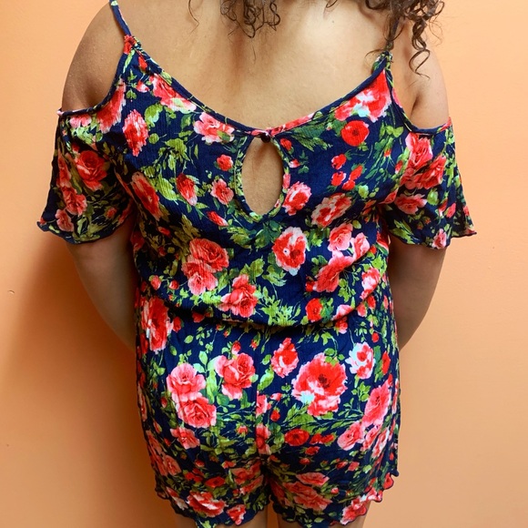 BANANA LEMON LACE NECKLINE FLORAL ROMPER - Picture 3 of 6